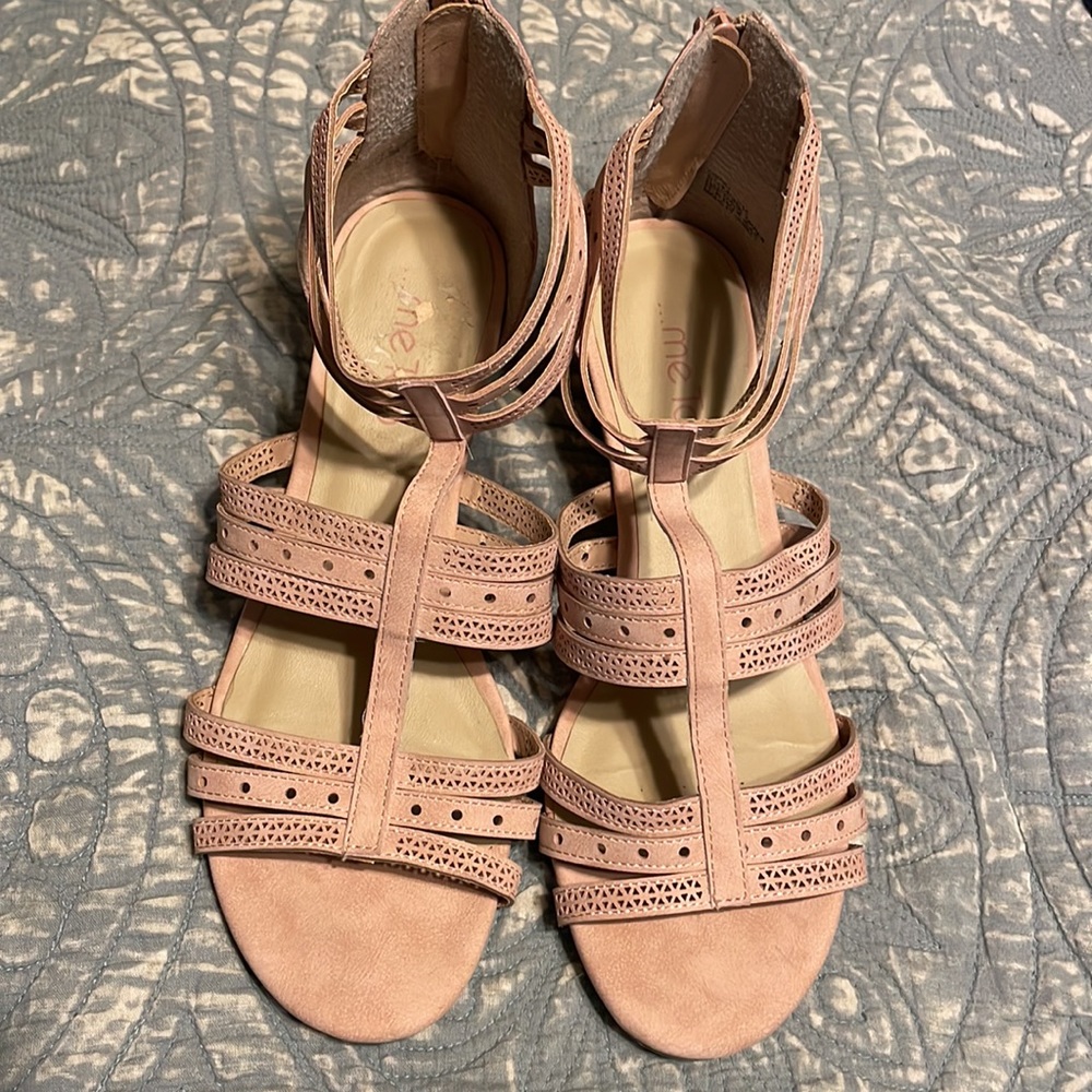 me Too Messi rose pink wedge sandals 8.5
